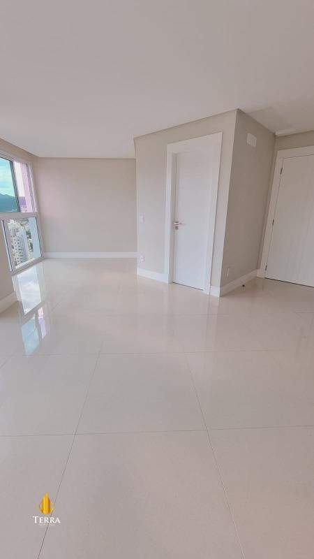 Falcon Tower Apartamento com 4 quartos, Centro: 