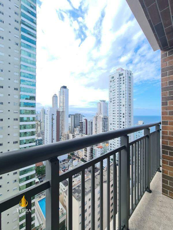 Edifício Windsor Village Apartamento com 4 quartos, Centro: 