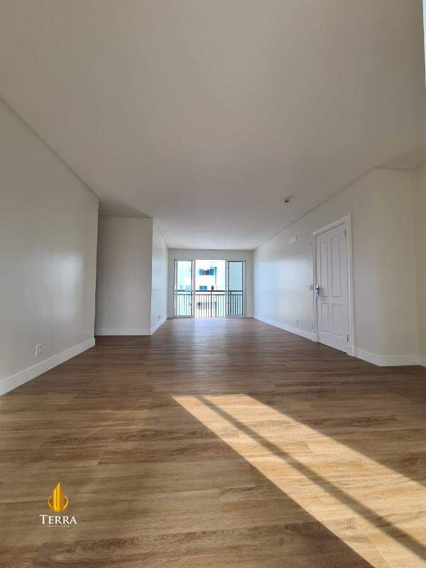 Edifício Windsor Village Apartamento com 4 quartos, Centro: