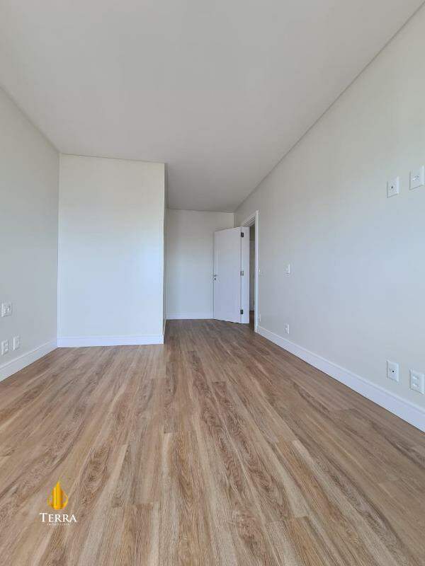 Edifício Windsor Village Apartamento com 4 quartos, Centro: 