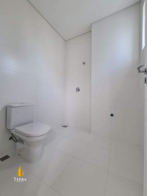 Edifício Windsor Village Apartamento com 4 quartos, Centro: 