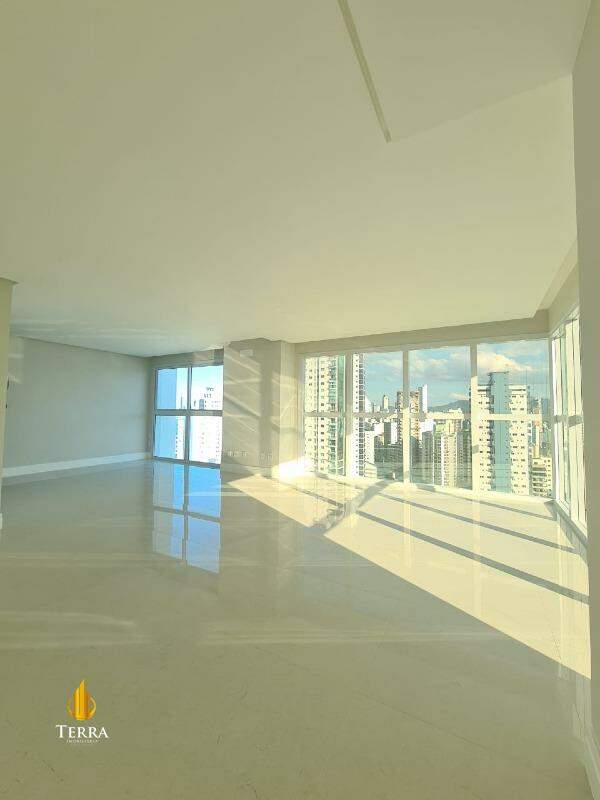 Residencial Eleganza Tower Apartamento com 4 quartos, Centro: 