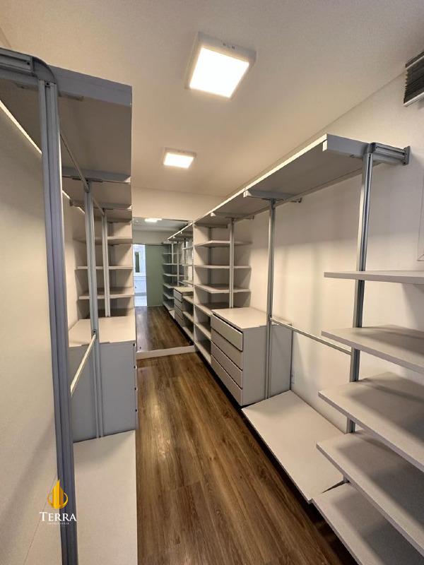 Condomínio Vila Rica Casa em Condomínio com 4 quartos, Estados: 