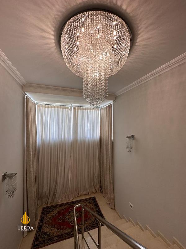 Condomínio Vila Rica Casa em Condomínio com 4 quartos, Estados: 