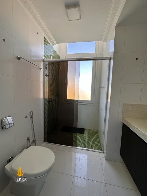 Condomínio Vila Rica Casa em Condomínio com 4 quartos, Estados: 