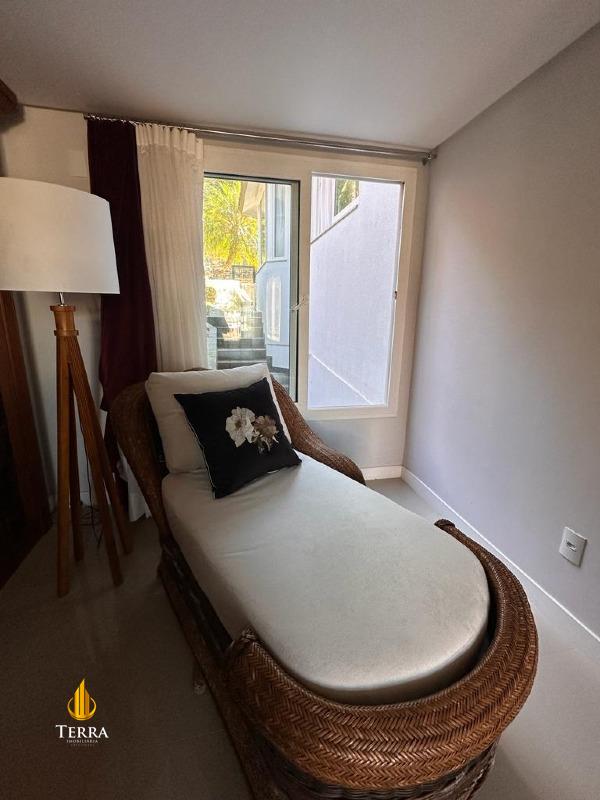 Condomínio Vila Rica Casa em Condomínio com 4 quartos, Estados: 