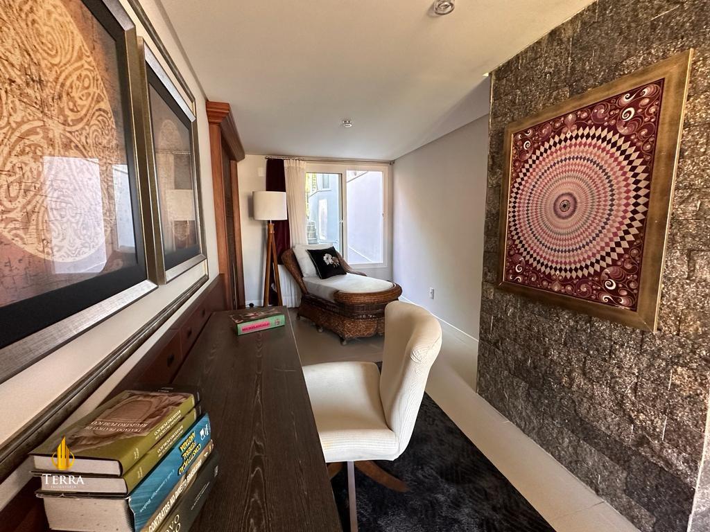 Condomínio Vila Rica Casa em Condomínio com 4 quartos, Estados: 