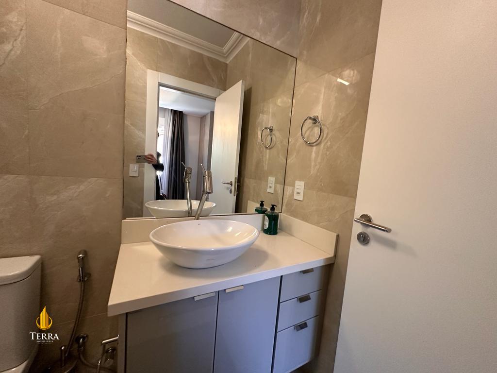 Condomínio Vila Rica Casa em Condomínio com 4 quartos, Estados: 