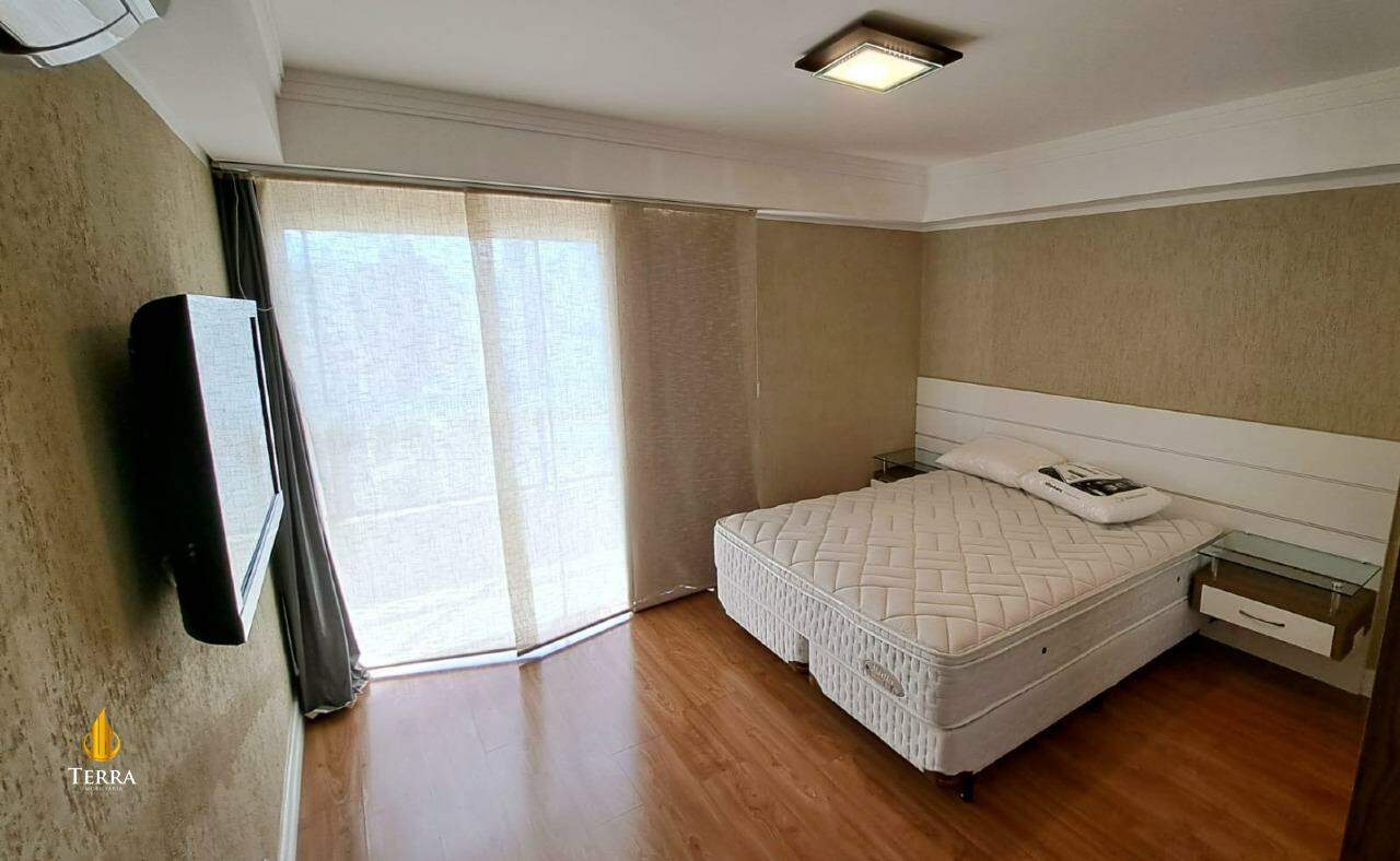 Edifício Cosmos Apartamento com 4 quartos, Centro: 