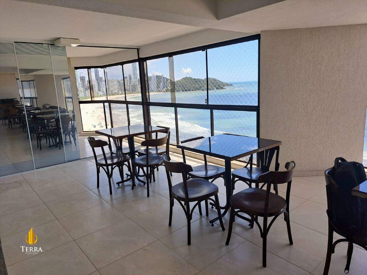 Edifício Cosmos Apartamento com 4 quartos, Centro: 
