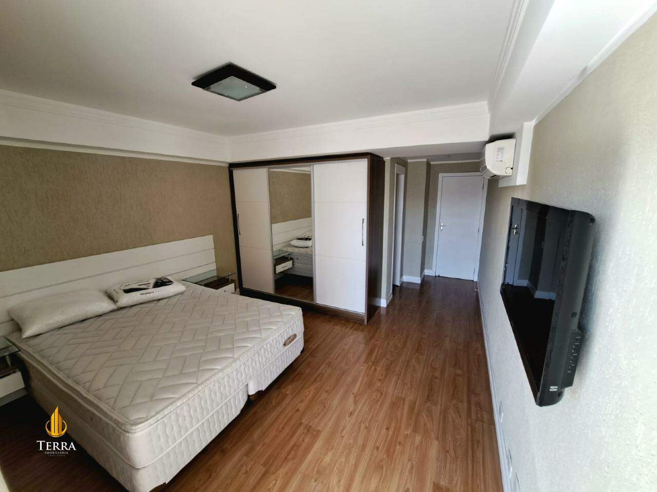 Edifício Cosmos Apartamento com 4 quartos, Centro: 