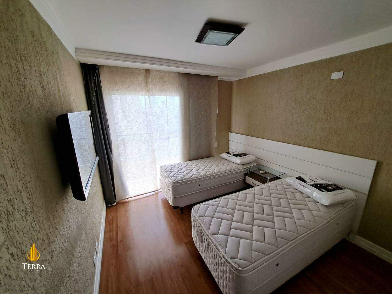 Edifício Cosmos Apartamento com 4 quartos, Centro: 