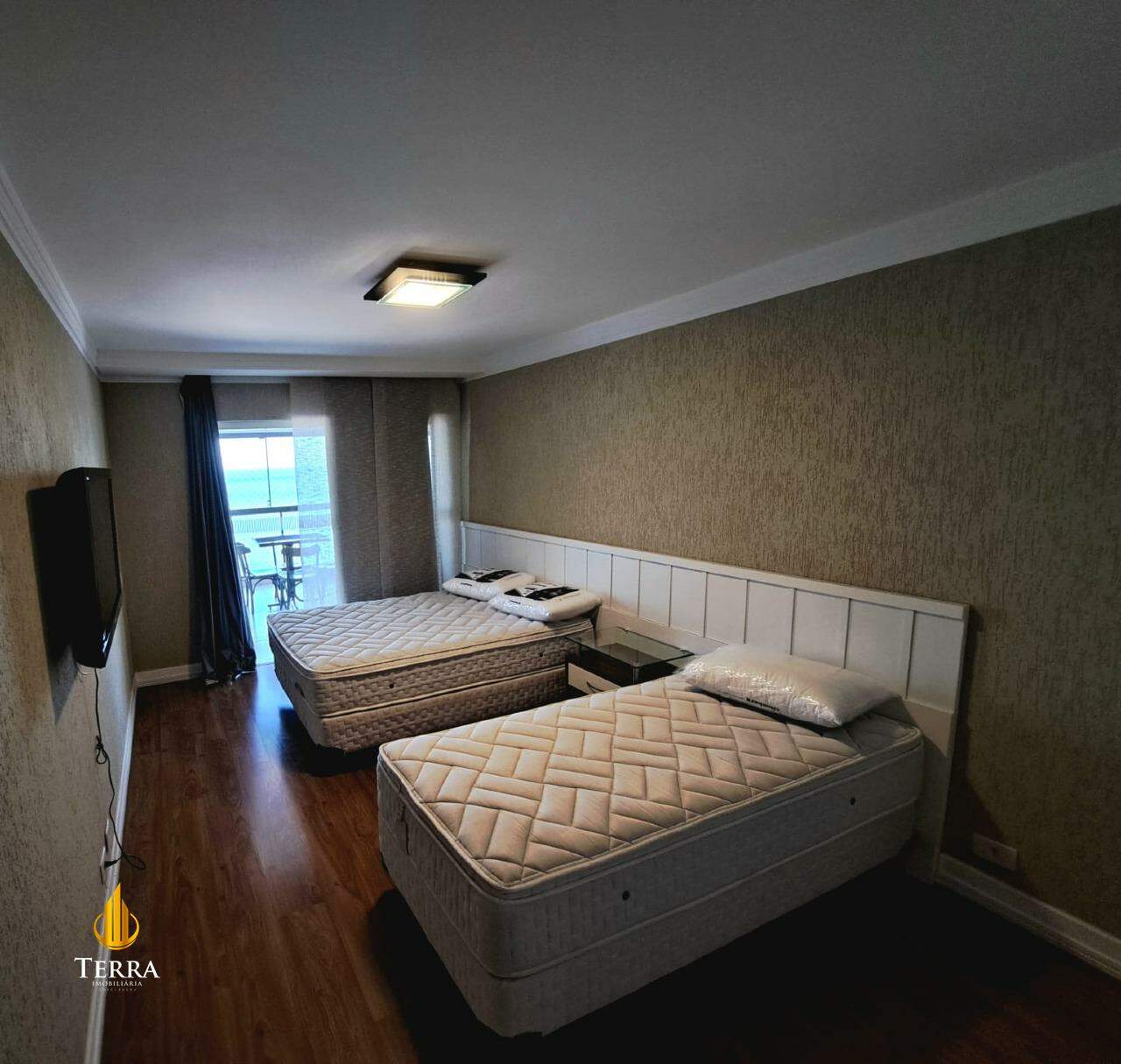 Edifício Cosmos Apartamento com 4 quartos, Centro: 