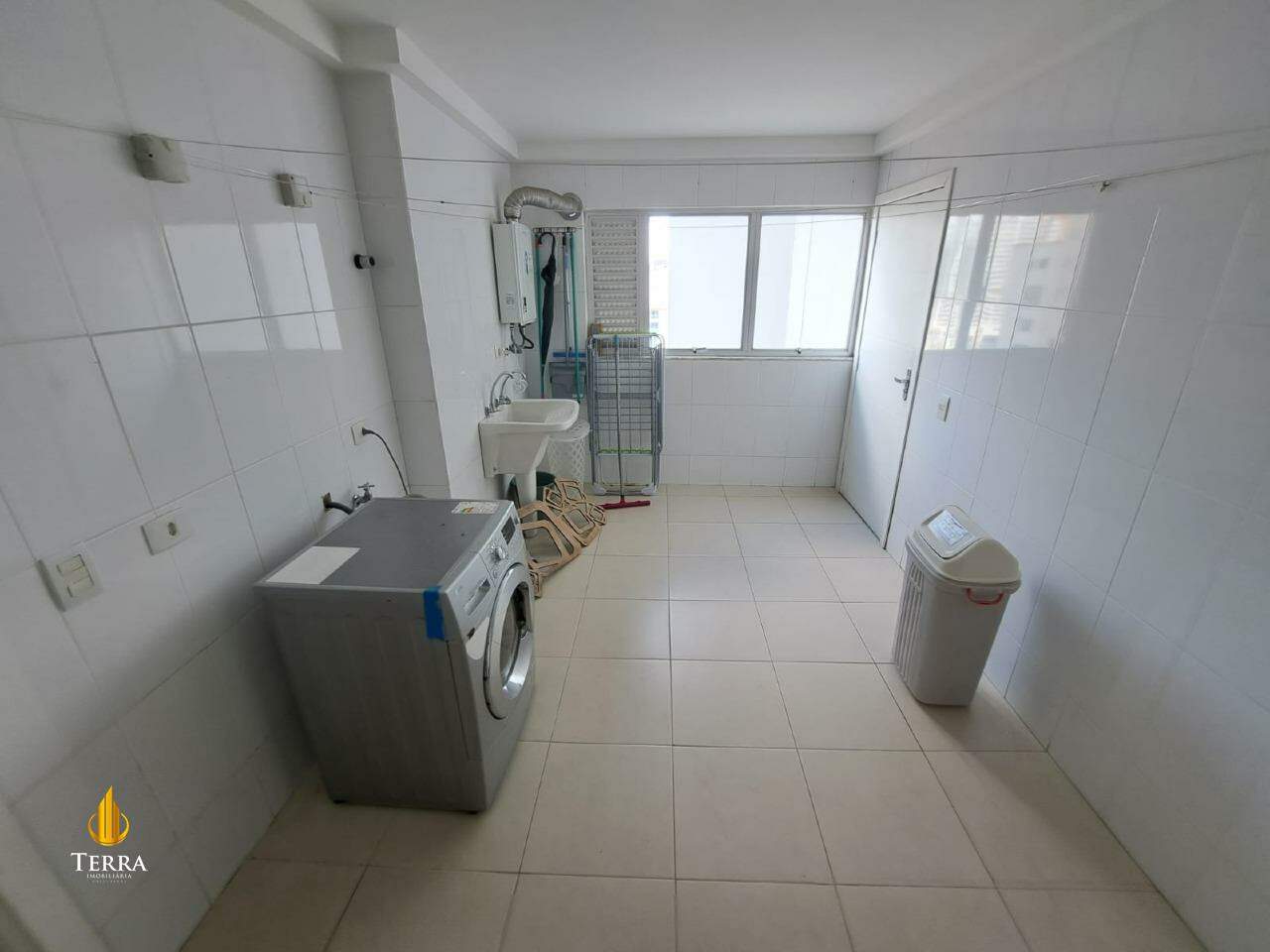 Edifício Cosmos Apartamento com 4 quartos, Centro: 