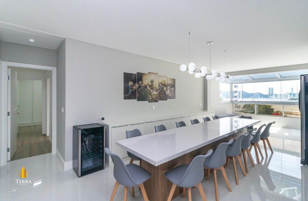 Italian Residence Apartamento com 4 quartos, Pioneiros: 