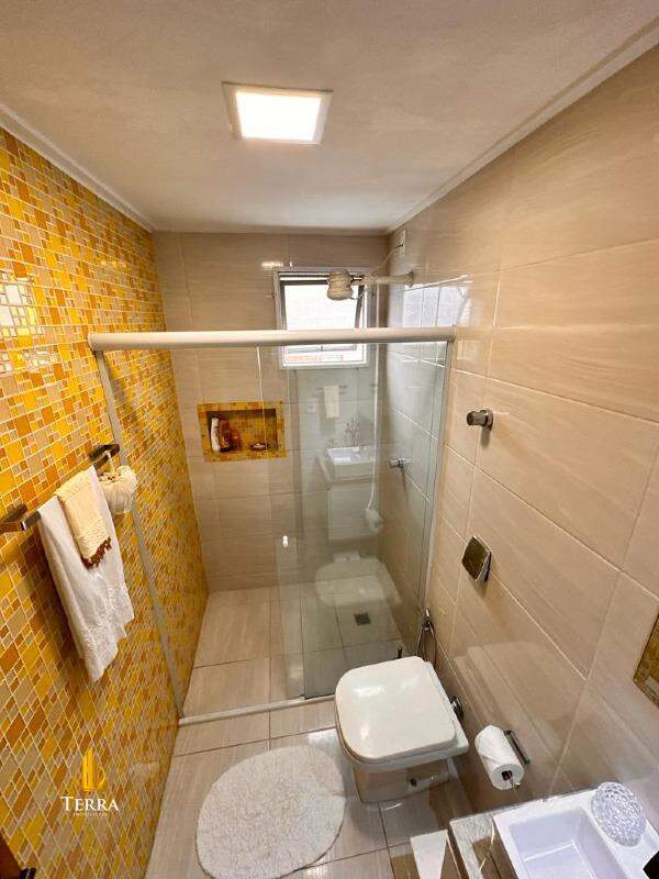  Apartamento com 2 quartos, Centro: 