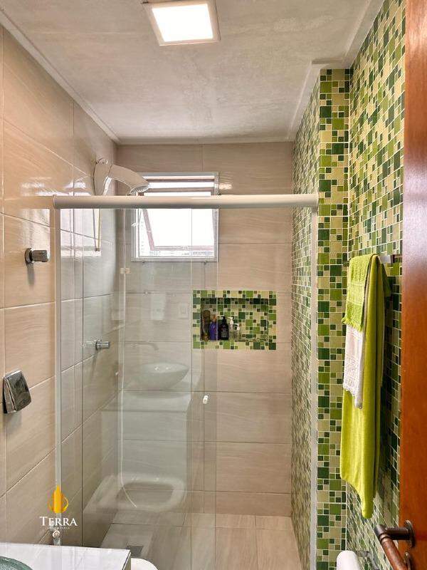  Apartamento com 2 quartos, Centro: 