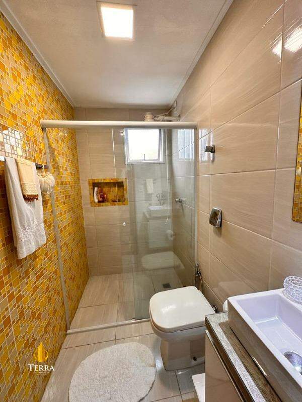  Apartamento com 2 quartos, Centro: 