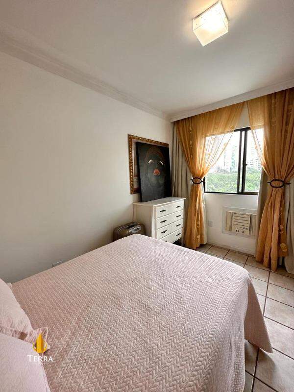  Apartamento com 2 quartos, Centro: 