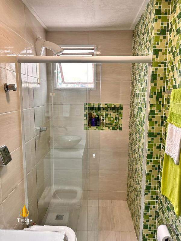  Apartamento com 2 quartos, Centro: 
