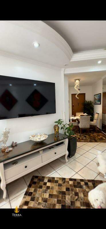 Apartamento com 2 quartos, Centro:
