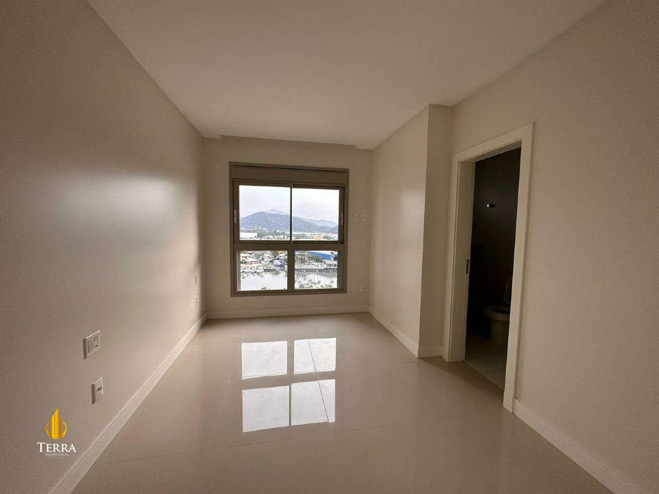 Morada Ilhas Marianas Apartamento com 4 quartos, Centro: 