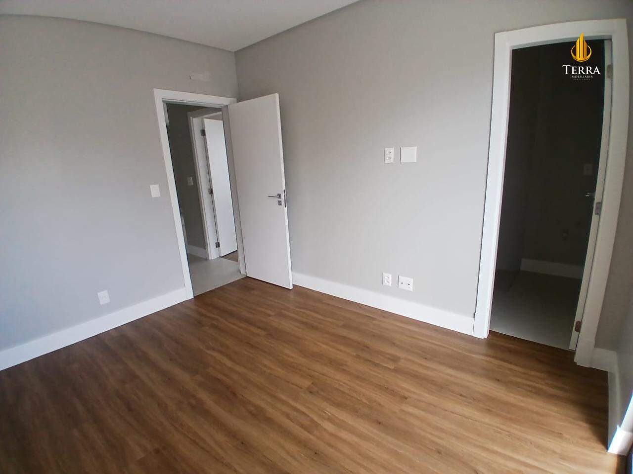 Ocean Wind Praia Brava Apartamento com 3 quartos, Praia Brava: 