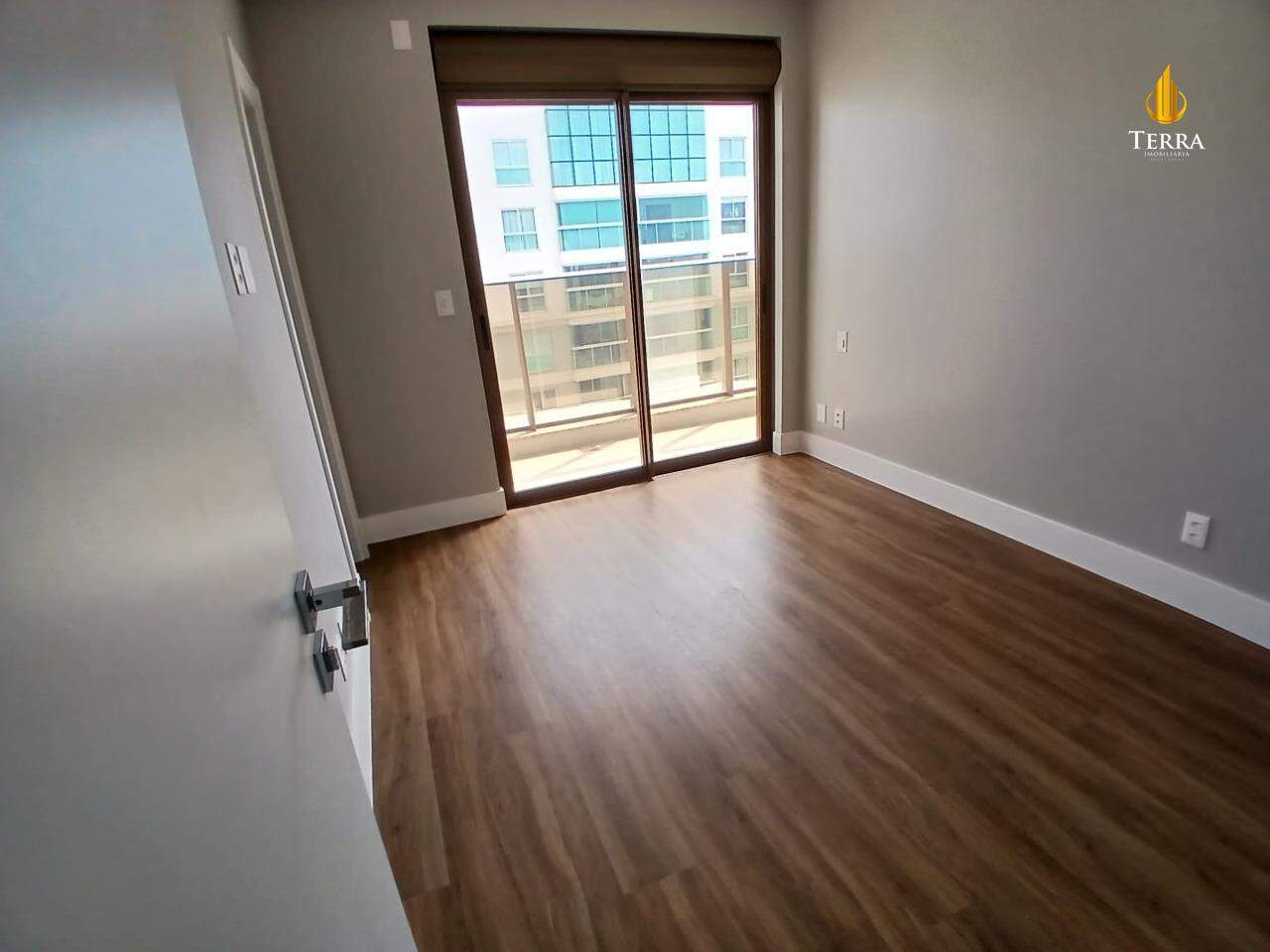 Ocean Wind Praia Brava Apartamento com 3 quartos, Praia Brava: 