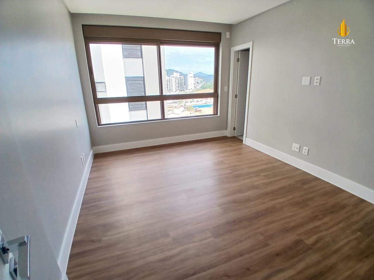 Ocean Wind Praia Brava Apartamento com 3 quartos, Praia Brava: 