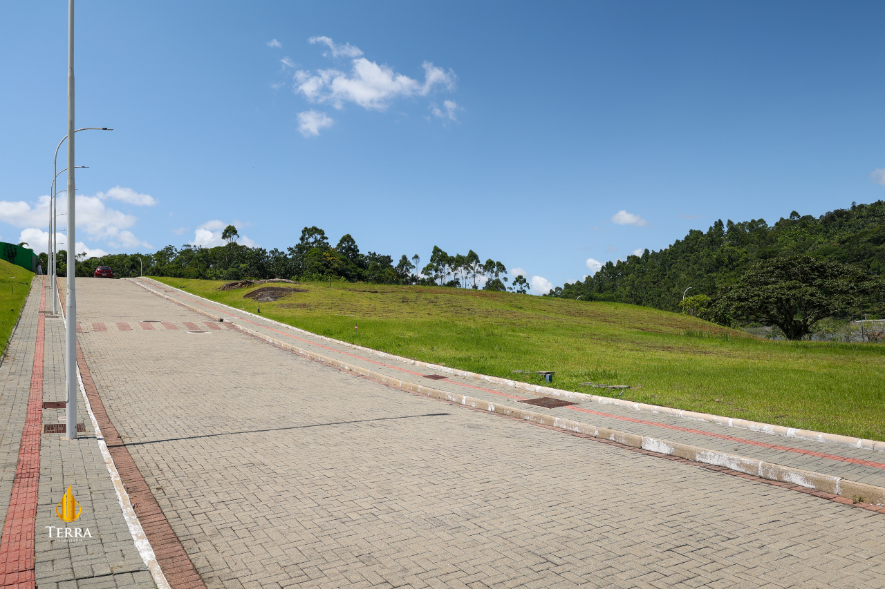 Condomínio Gralha Azul Terreno com , Distrito Rio do Meio :