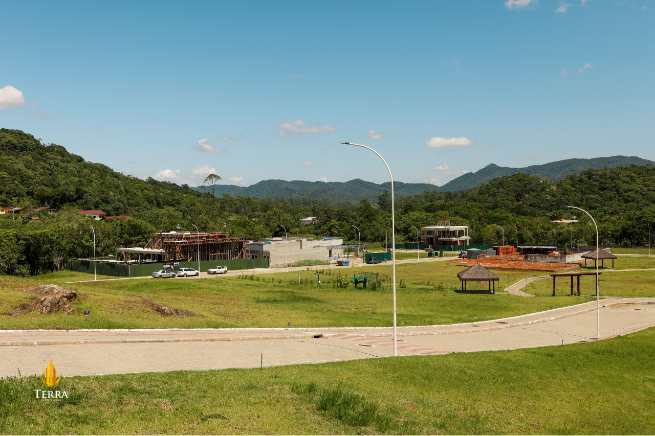 Condomínio Gralha Azul Terreno com , Distrito Rio do Meio :