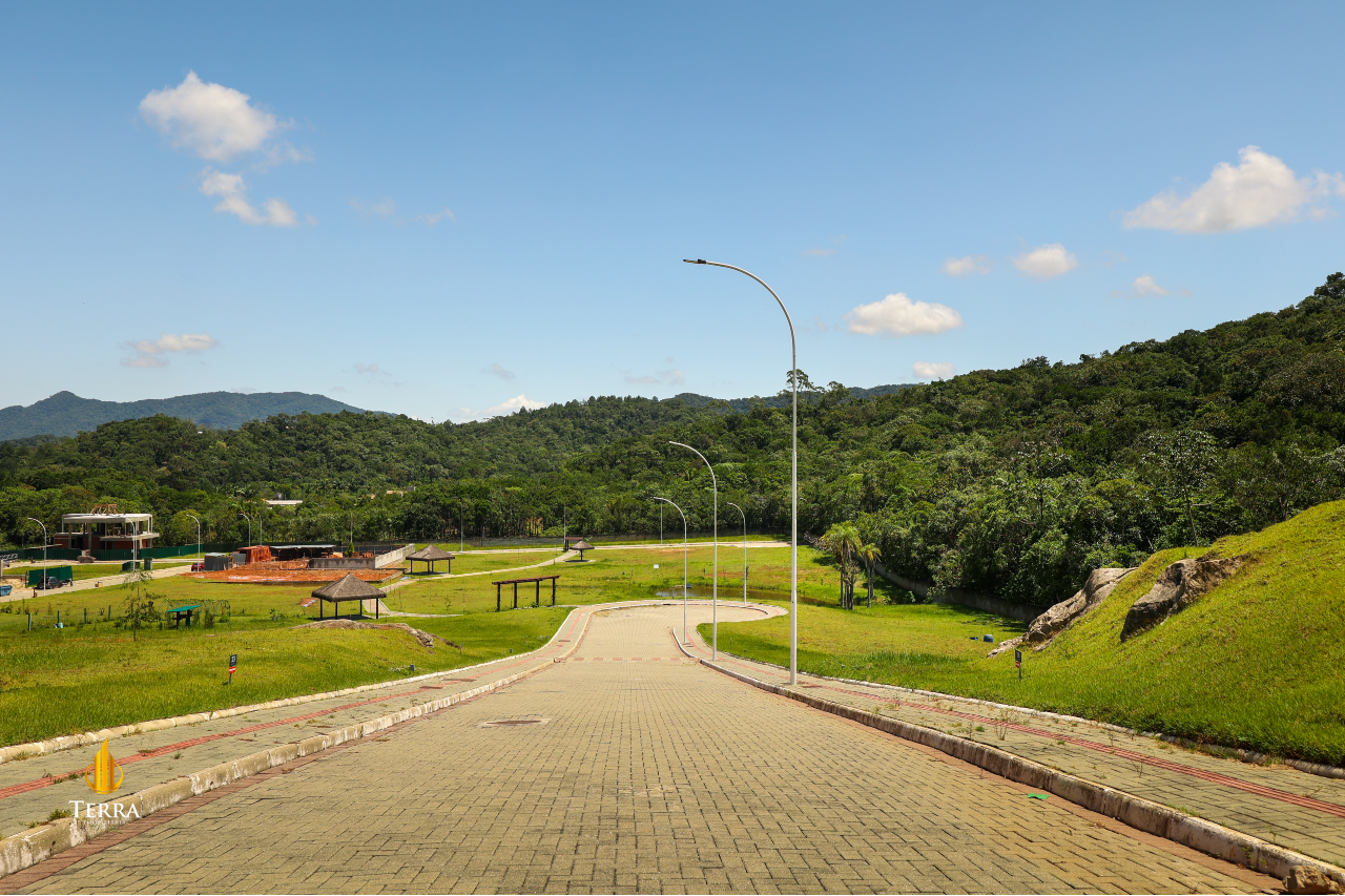 Condomínio Gralha Azul Terreno com , Distrito Rio do Meio :