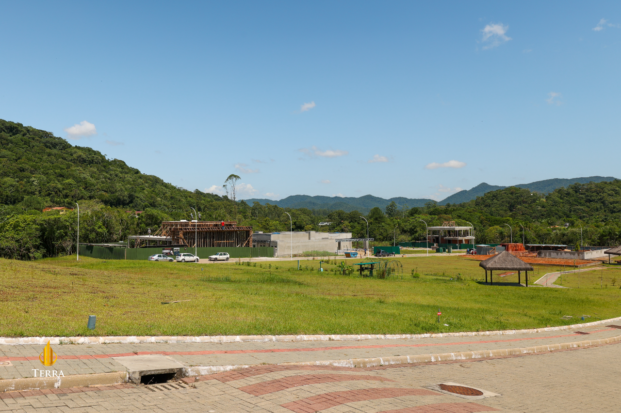Condomínio Gralha Azul Terreno com , Distrito Rio do Meio :
