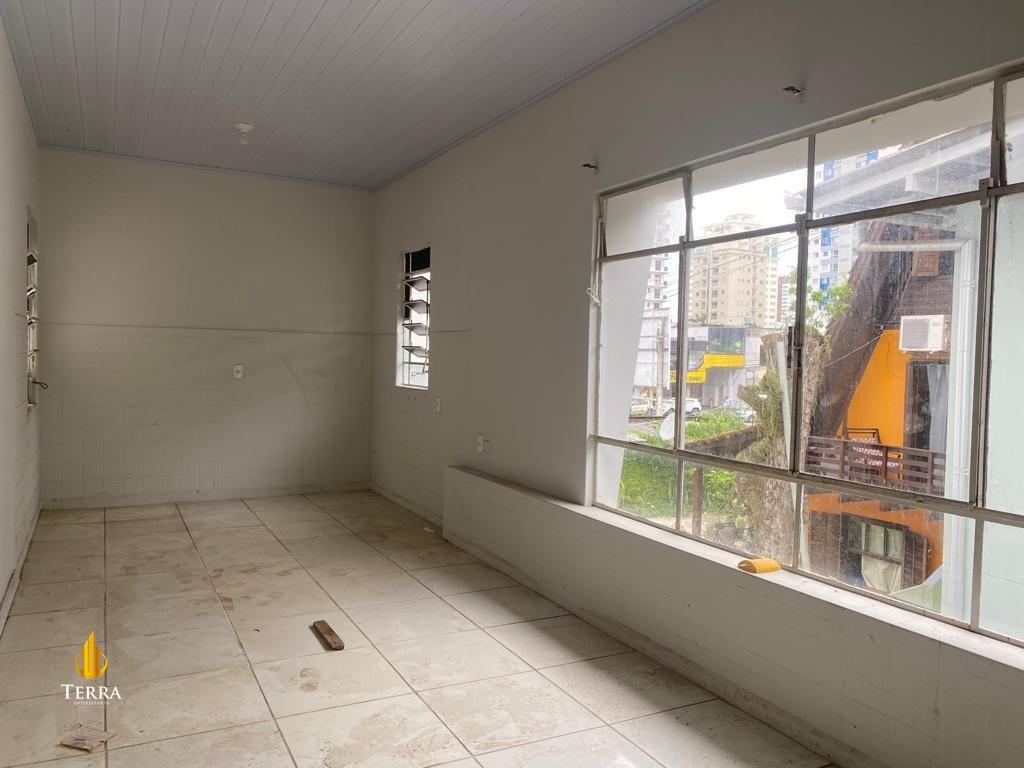  Terreno com , Centro: 