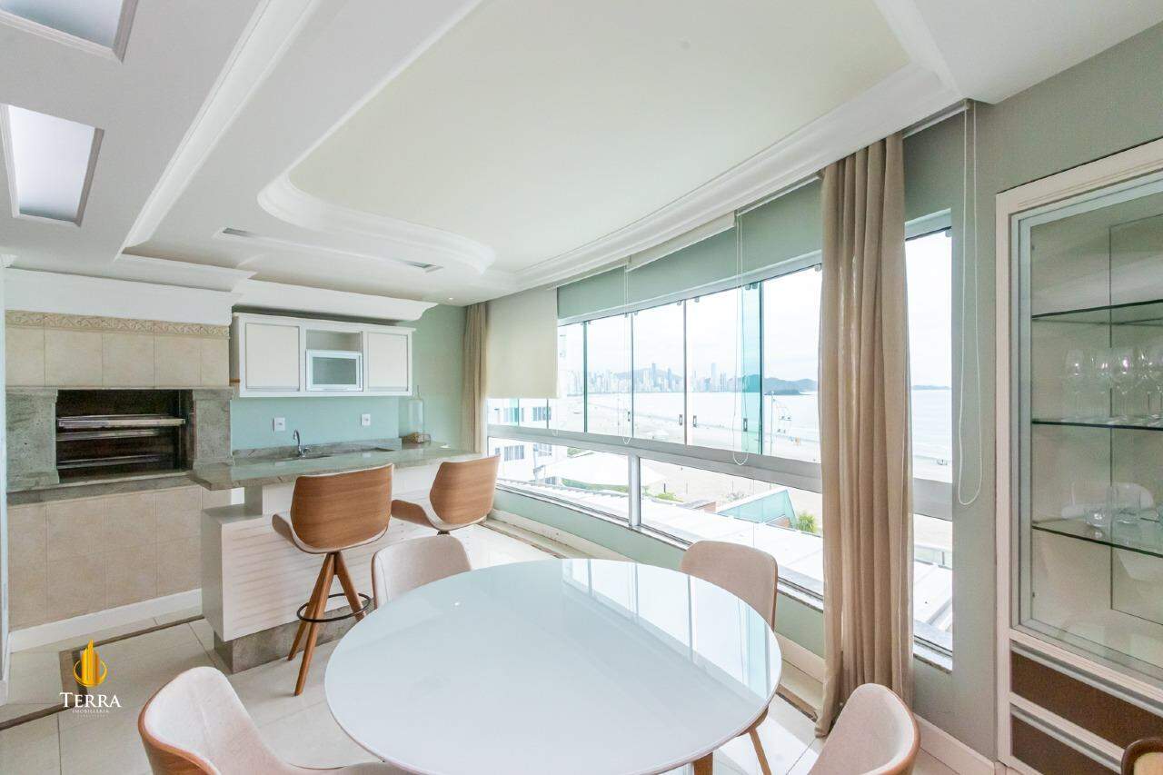 Edifício Villa Cora Apartamento com 3 quartos, Centro: 