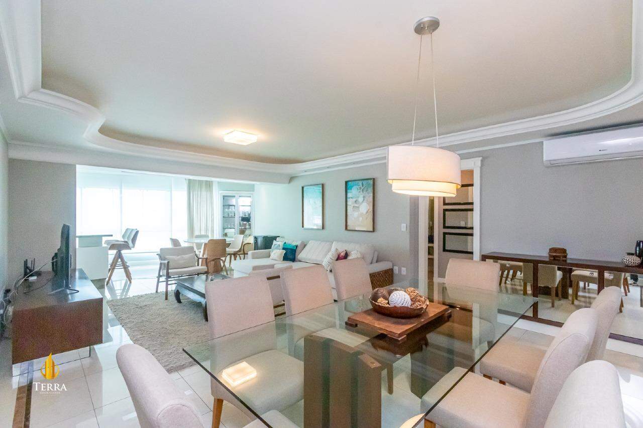 Edifício Villa Cora Apartamento com 3 quartos, Centro: 