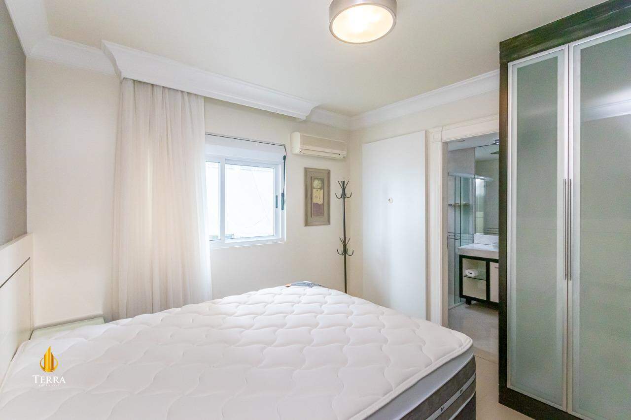 Edifício Villa Cora Apartamento com 3 quartos, Centro: 