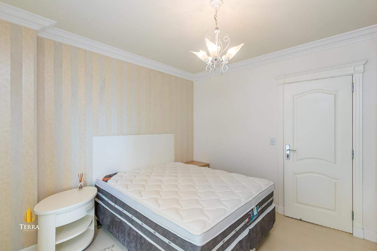 Edifício Villa Cora Apartamento com 3 quartos, Centro: 
