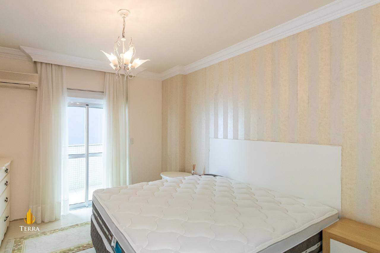 Edifício Villa Cora Apartamento com 3 quartos, Centro: 