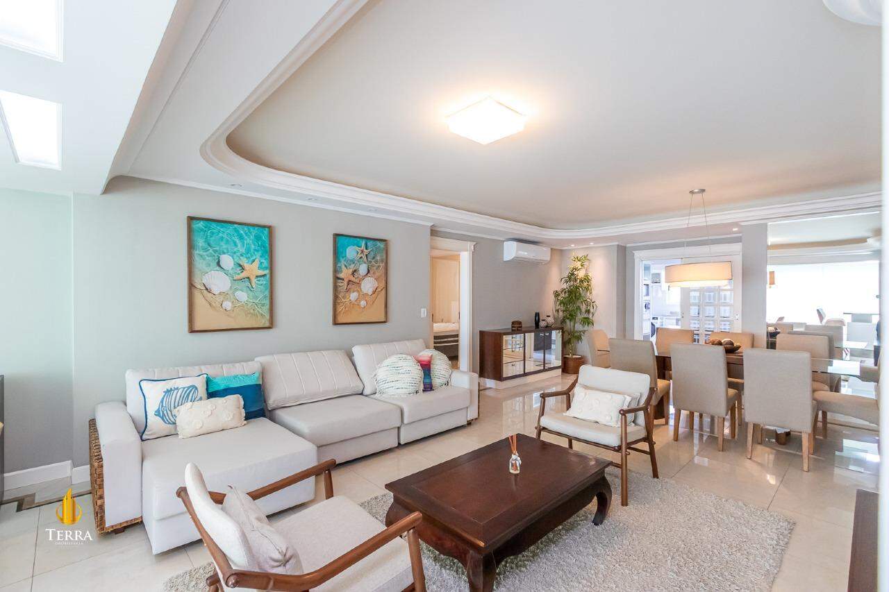 Edifício Villa Cora Apartamento com 3 quartos, Centro: 