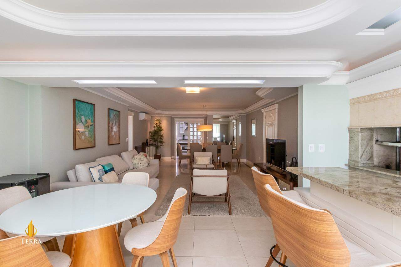 Edifício Villa Cora Apartamento com 3 quartos, Centro: 