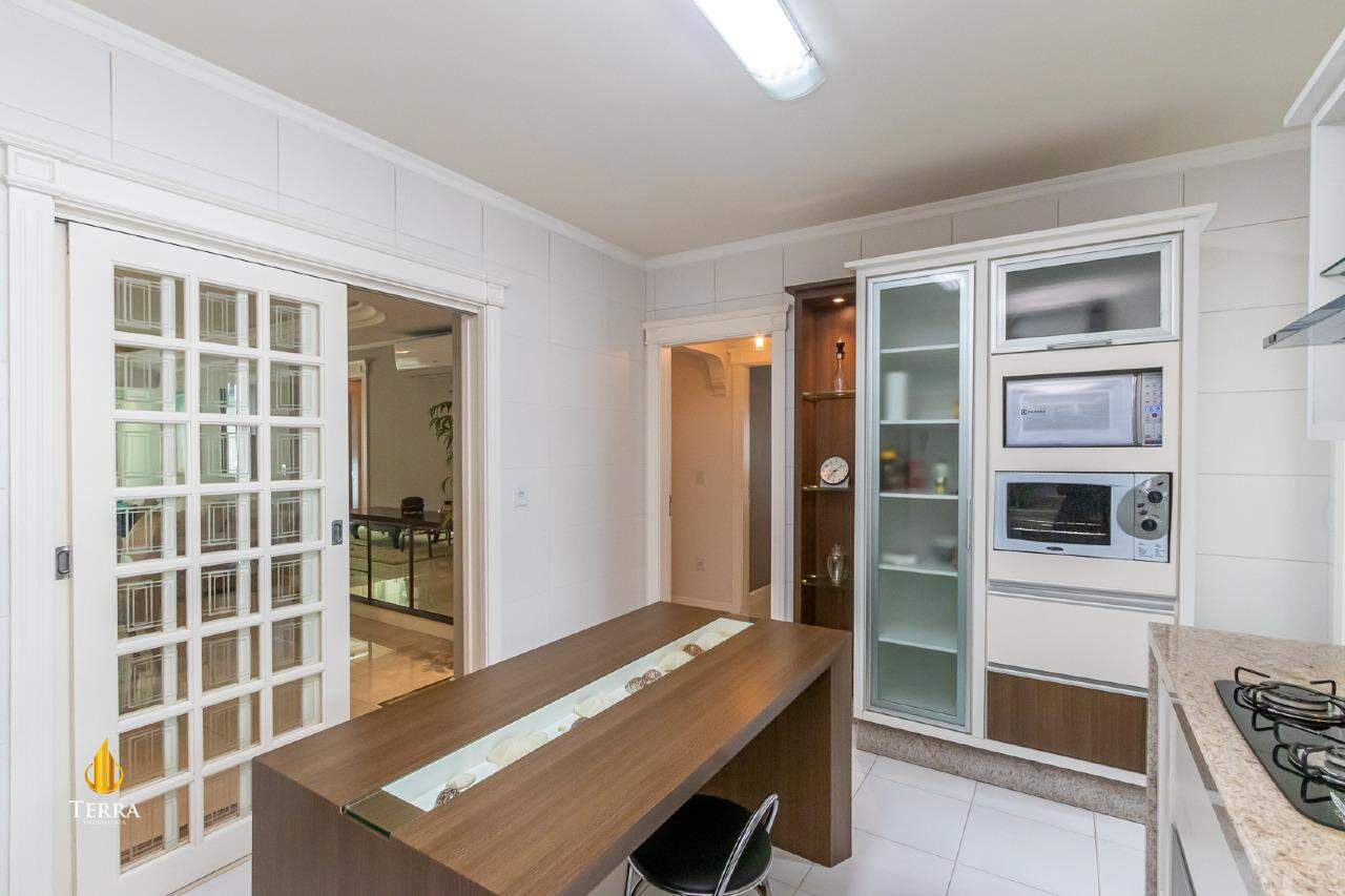 Edifício Villa Cora Apartamento com 3 quartos, Centro: 