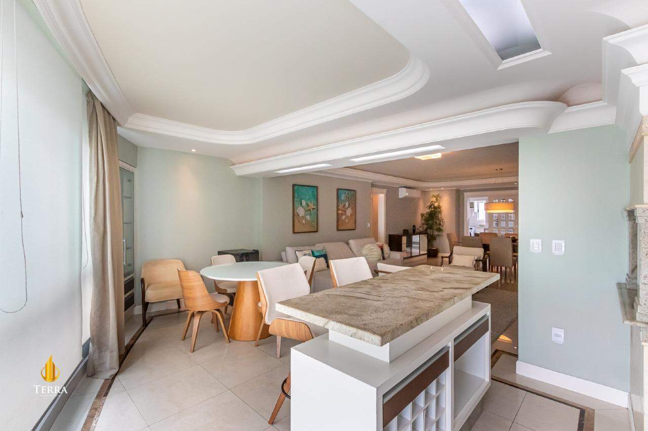 Edifício Villa Cora Apartamento com 3 quartos, Centro: 