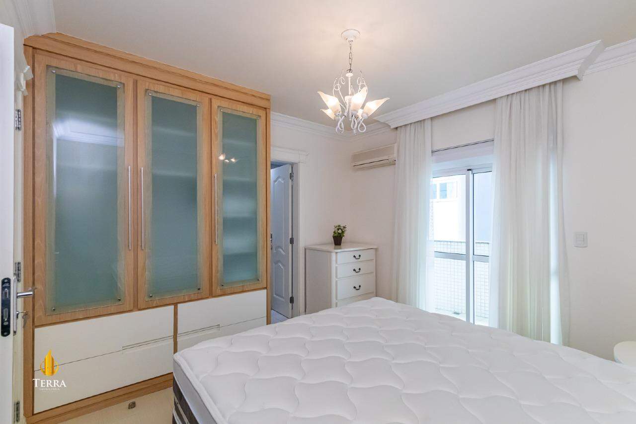 Edifício Villa Cora Apartamento com 3 quartos, Centro: 