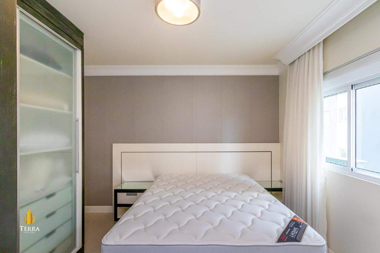 Edifício Villa Cora Apartamento com 3 quartos, Centro: 