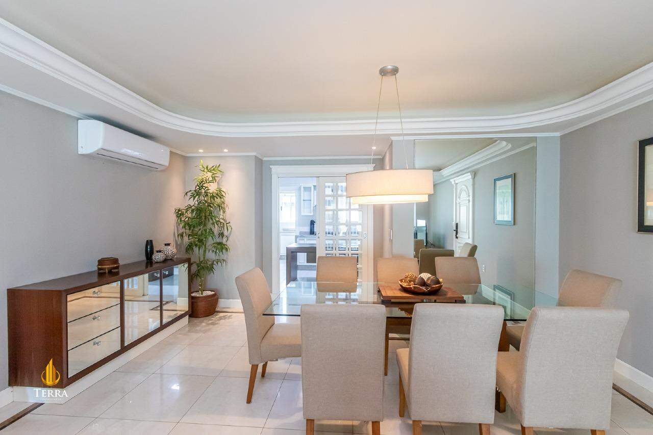 Edifício Villa Cora Apartamento com 3 quartos, Centro: 