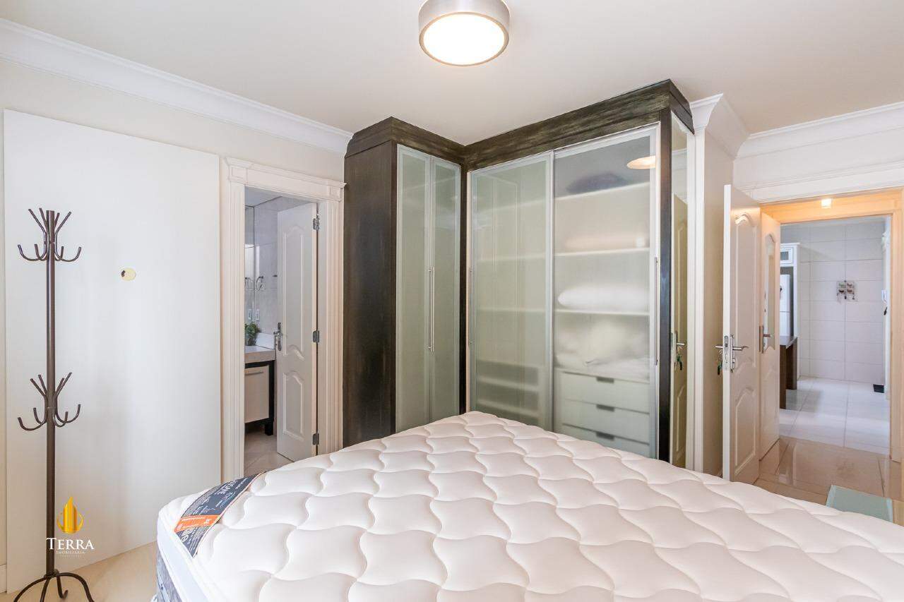 Edifício Villa Cora Apartamento com 3 quartos, Centro: 