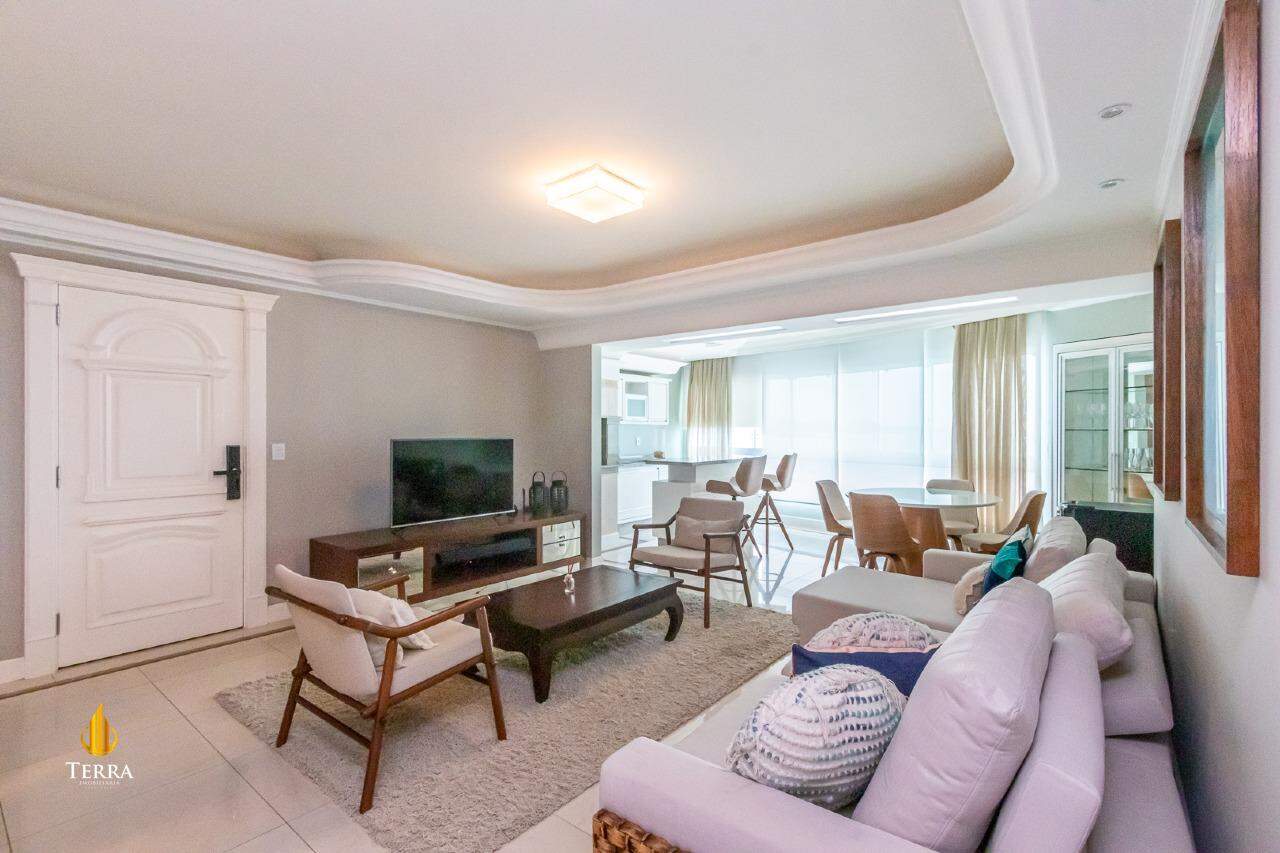 Edifício Villa Cora Apartamento com 3 quartos, Centro: 