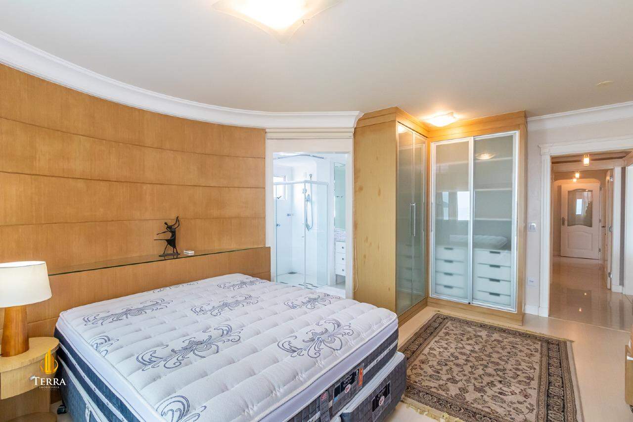 Edifício Villa Cora Apartamento com 3 quartos, Centro: 