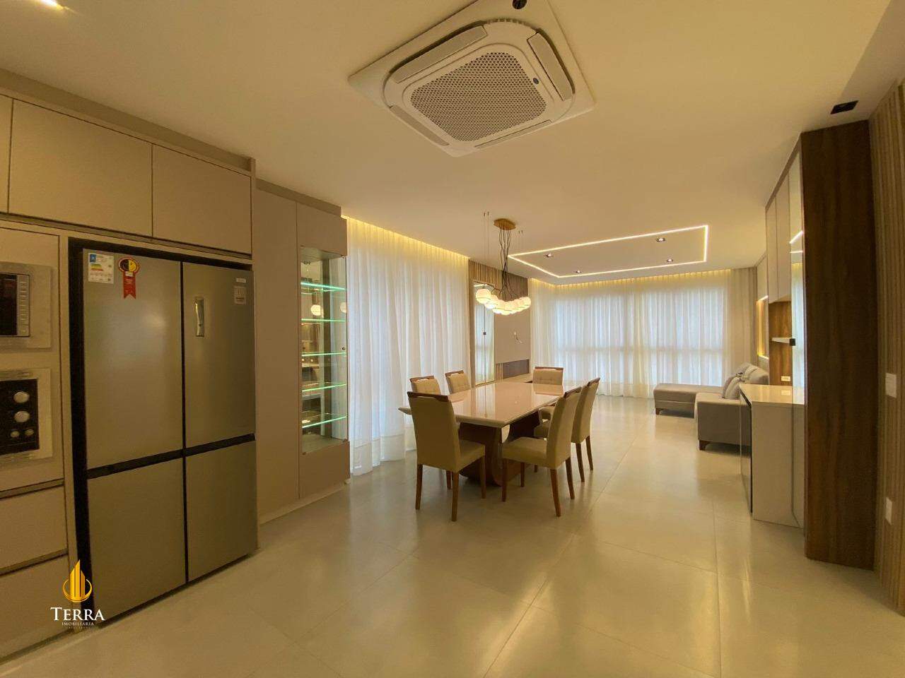 Edifício Costa Esmeralda Apartamento com 3 quartos, Pioneiros: 